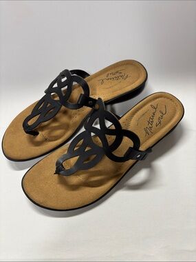 Natural Soul Jennie Black Cutout Thong Sandals with Tan Footbed